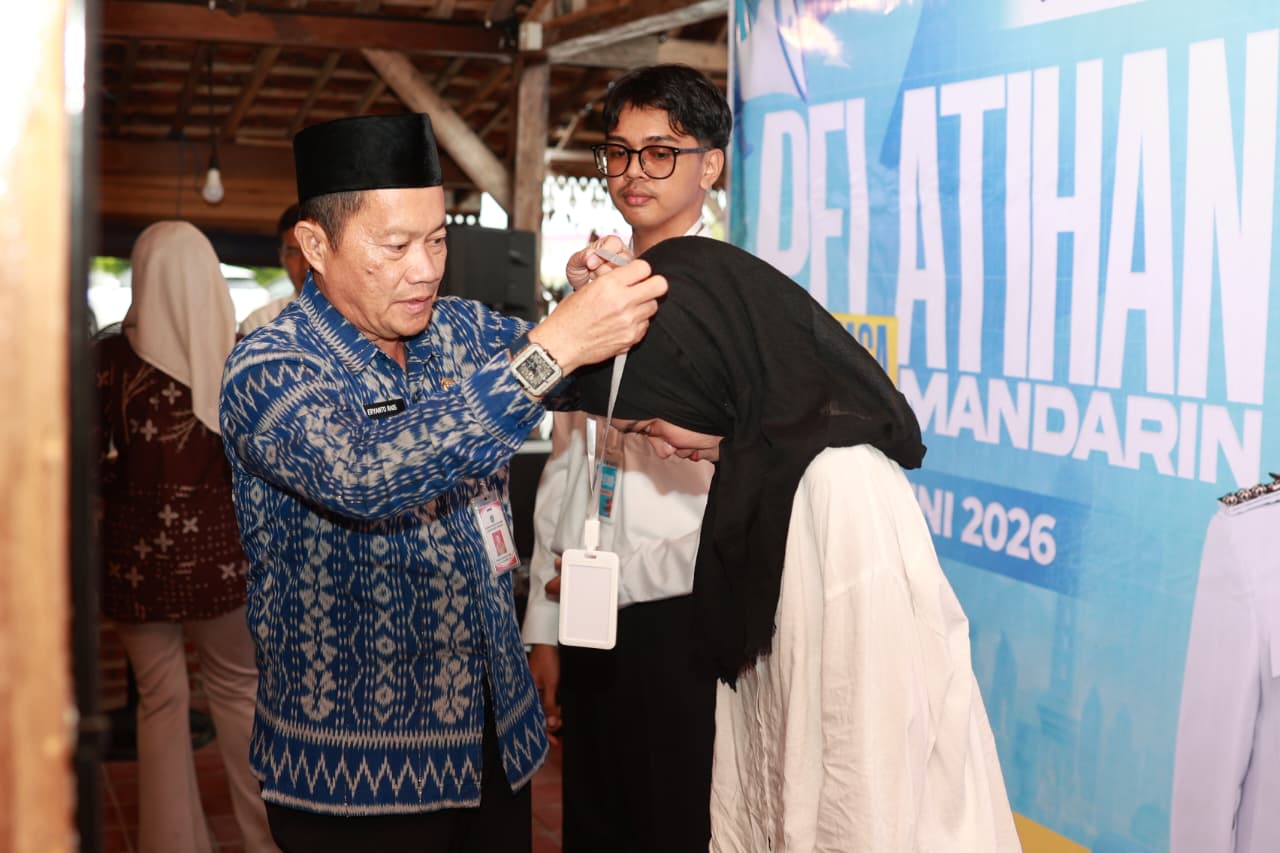 Image default