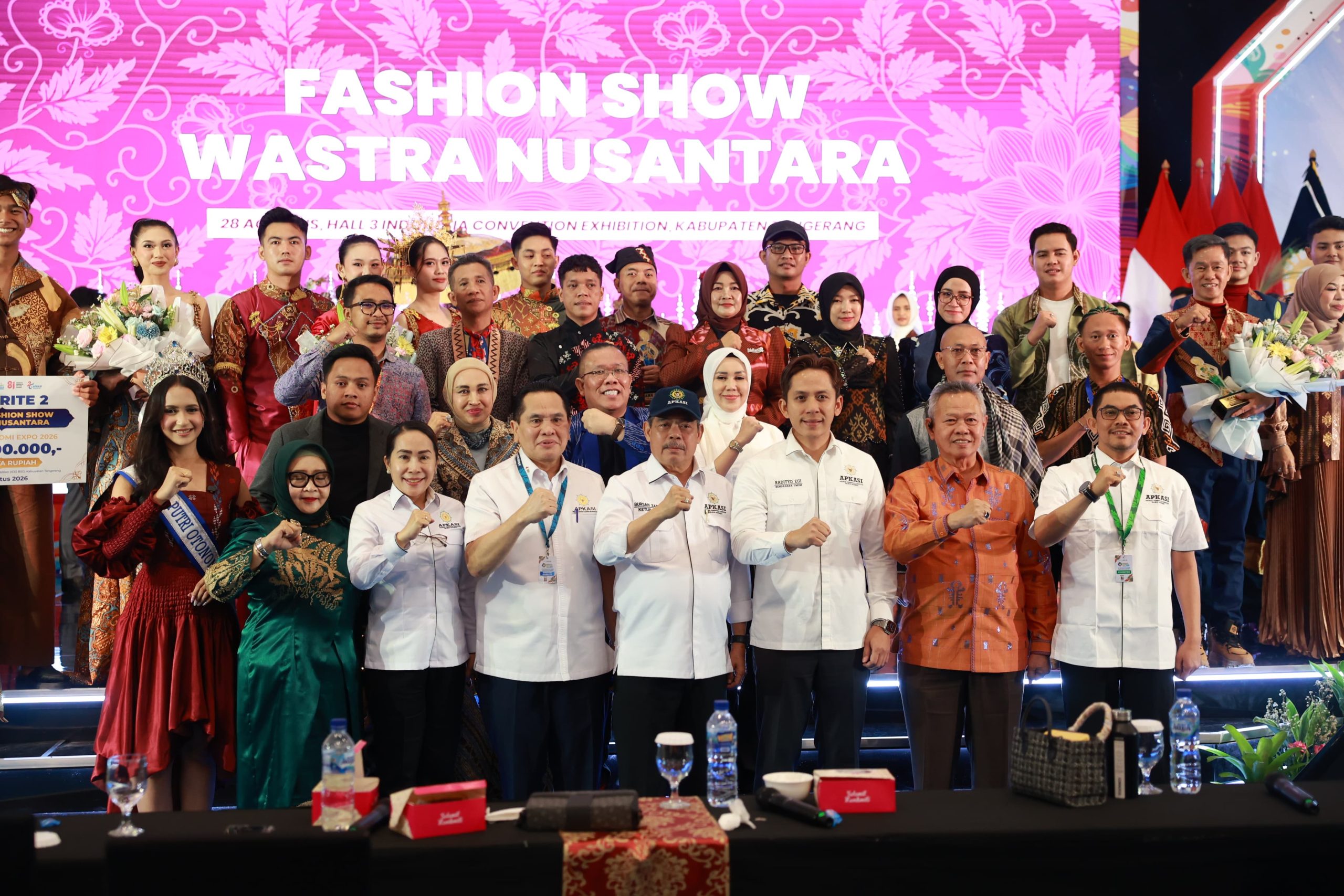 Tanah Bumbu Tampilkan Tenun Pagatan di Apkasi Otonomi Expo 2026